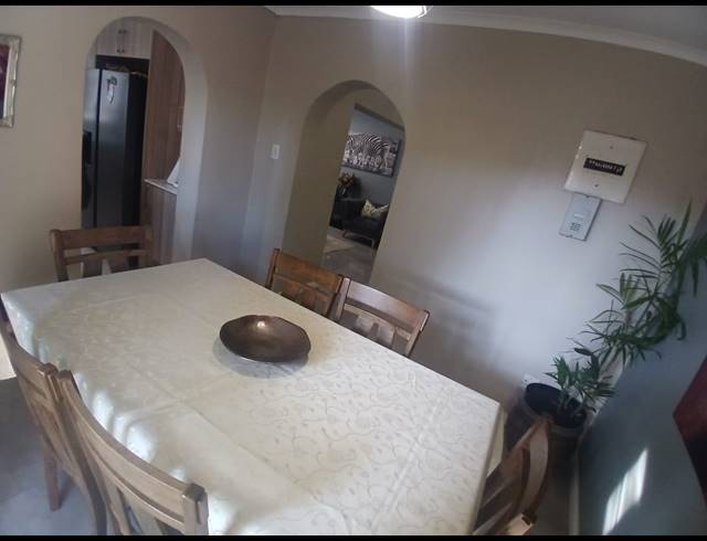 4 BEDROOM HOUSE FOR SALE IN MEYERTON PARK